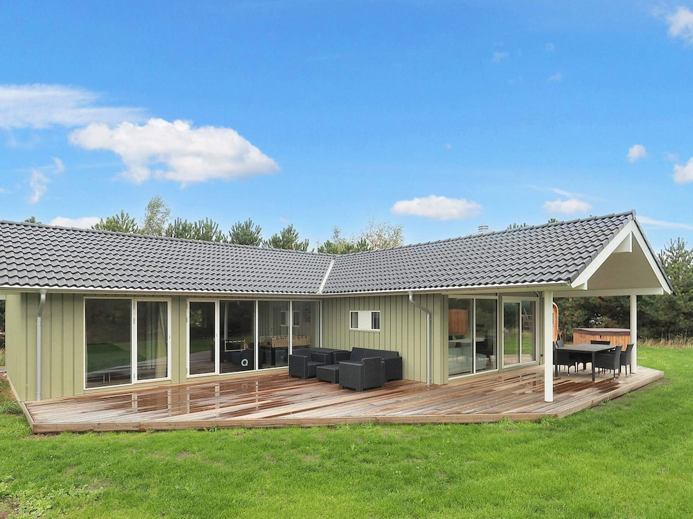 5 Star Holiday Home in Vaeggerlose