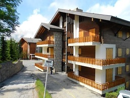 Stunning Apartment With Valley and Mountains