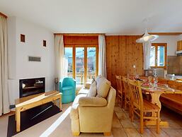 Stunning Apartment With Valley and Mountains