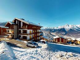 Stunning Apartment With Valley and Mountains