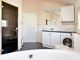 5 Star Holiday Home in Grossenbrode