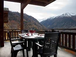 Spacious Chalet Amidst Mountains