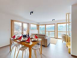 Cozy Chalet Amidst Valley With Balcony