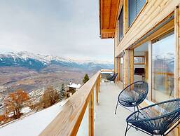 Cozy Chalet Amidst Valley With Balcony