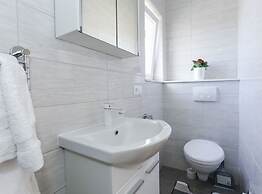 Elegant Oasis Vinisce Villa With Pool