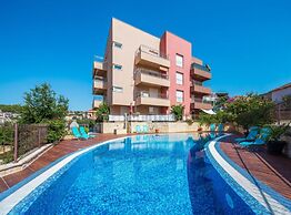 Elegant Hideaway Apartment With Pool