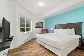 Stylish Urban Retreat  2BR Condo