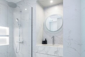 Stylish Modern Suite at Piraeus Port