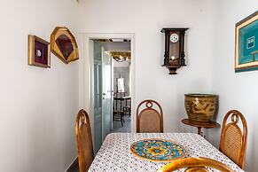 Alloro House With Terrace by Wonderful Italy