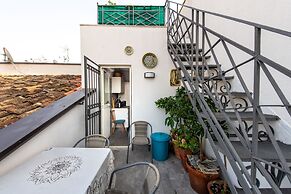 Alloro House With Terrace by Wonderful Italy