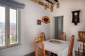 Alloro House With Terrace by Wonderful Italy