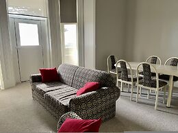 Seafield Tower Glenelg Apartment no 4