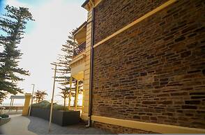 Seafield Tower Glenelg Apartment no 5
