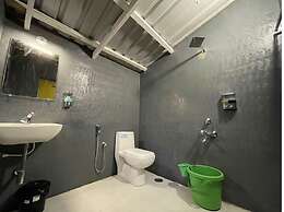 Commune18 Resorts