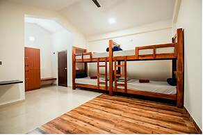 Commune18 Resorts