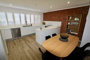 Southern Sands Beachfront Apartment