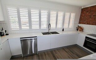 Southern Sands Beachfront Apartment