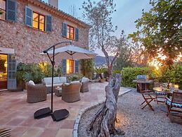 Holiday Home With Barbecue Area