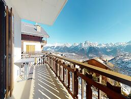 Apartment With Front Balcony