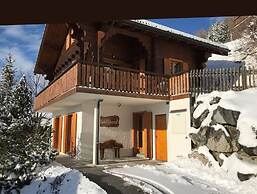 Sunny Chalet in Veysonnaz With Garden