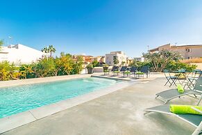 Villa in Son Serra With Private Salt Pool