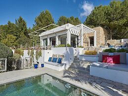 Holiday Home With Central Heating