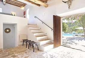 Idyllic Villa With Swimming Pool