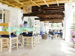 Holiday Home With Alfresco Dinning