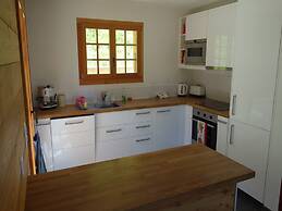 Chalet in Les Masses With ski Storage
