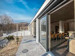 Tranquil Villa With Nature Access