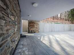 Tranquil Villa With Nature Access
