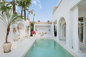 Mazari Luxury Villas