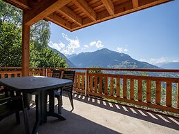 Spacious Chalet With Patio Facing Mountains