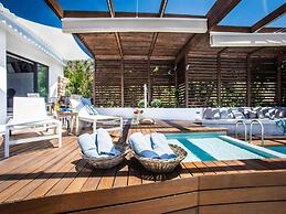 Holiday Home With Private Jacuzzi