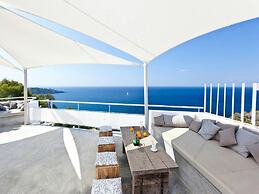 Holiday Home With Private Jacuzzi