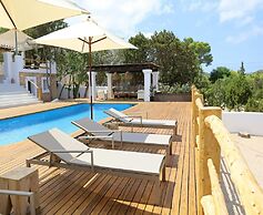 Holiday Villa With Pool