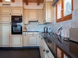 Chalet in Veysonnaz With hot tub