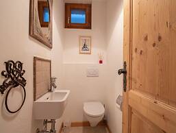 Chalet in Veysonnaz With hot tub
