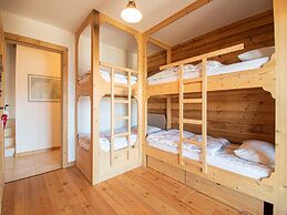 Chalet in Veysonnaz With hot tub