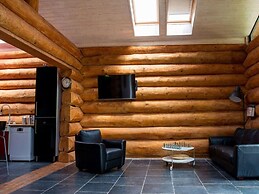 Spacious Holiday Home With Internet