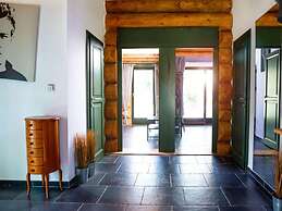 Spacious Holiday Home With Internet