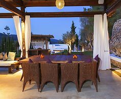 Holiday Home With Barbecue Space