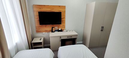 Cozy Hotel