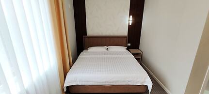 Cozy Hotel