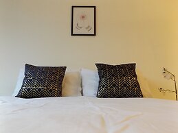 Room in Guest Room - Large Comfortable Room Coventry