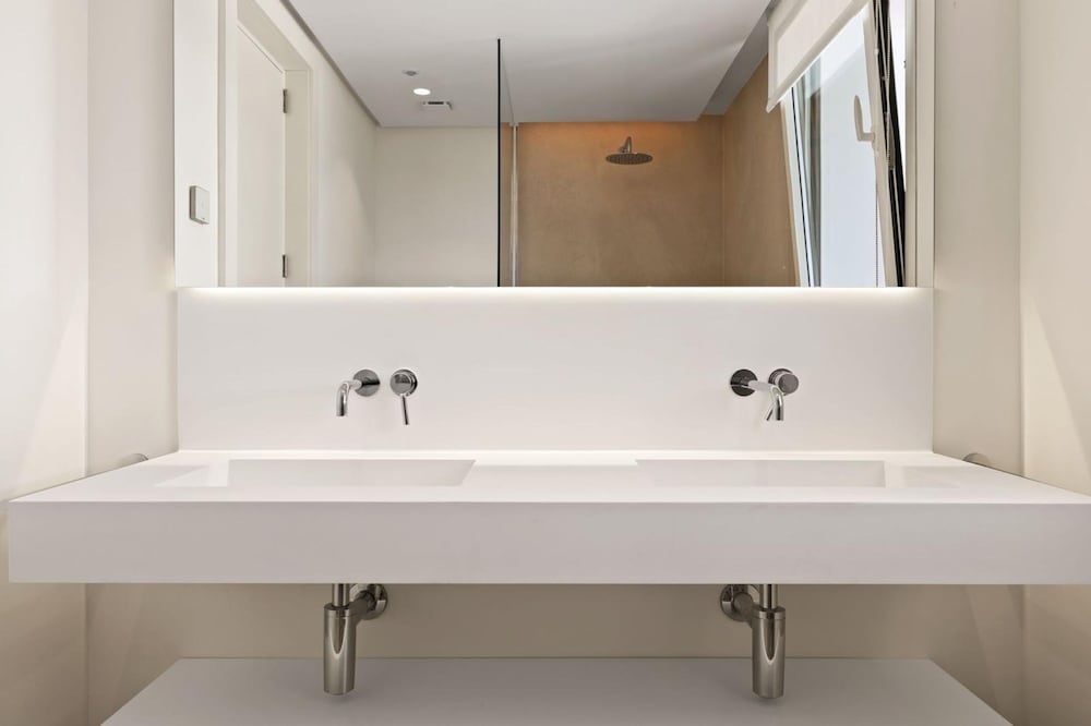 Hillside Flat With Pool in Palo Alto - Ref M49