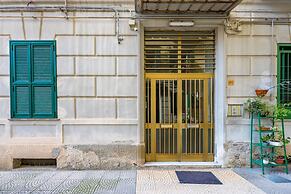 Sunny Panoramic Apartment by Napoliapartments