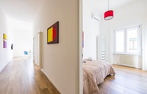 Sunny Panoramic Apartment by Napoliapartments