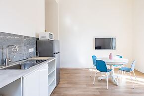 Sunny Panoramic Apartment by Napoliapartments