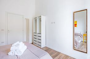Sunny Panoramic Apartment by Napoliapartments